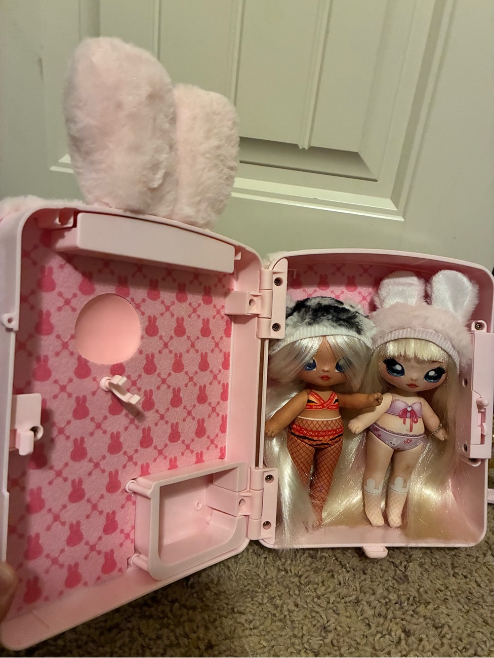 Na! Na! Na! Surprise 3-in-1 Backpack Bedroom Pink Bunny Playset with Dolls